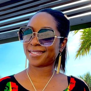 Meet your Posher, Leticia